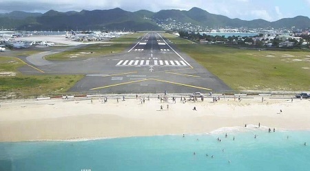 SXM Airport Landing - Photo courtesy of R. De Wolf - Inselair